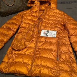 NWT Sz Medium Duck Down Winter Jacket Women's